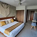 Urban Towers Playa Del Carmen